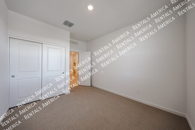 15940 W Gray Fox Trail, Sun City West, AZ 85387 - photo 7