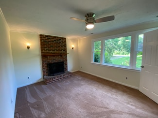 1599 Early St, Sandston, VA 23150