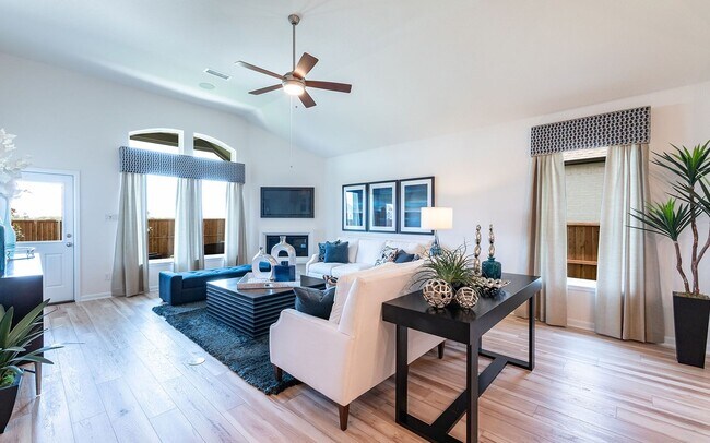 210 Estelle Ct unit 36446339, Dayton, TX 77535 - photo 3