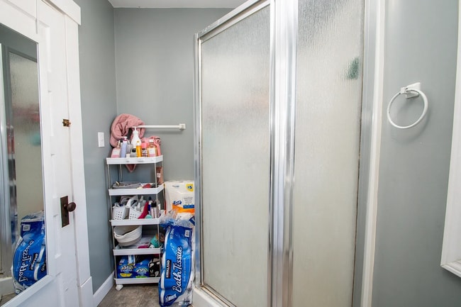 407 N Glenwood Ave unit 407 Glenwood lower, Peoria, IL 61606 - photo 3