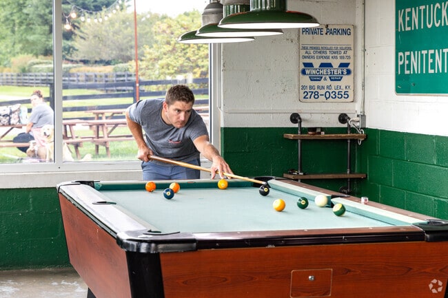 The Station is a popular spot for drinks and billiards with friends living in Highlands.
