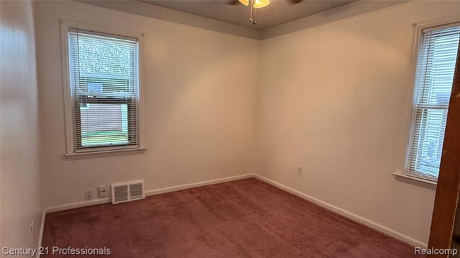 1403 E Maxlow Ave, Hazel Park, MI 48030 - photo 4