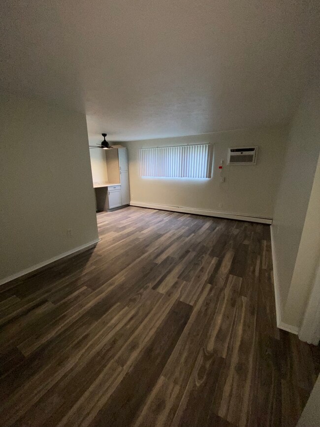 3BD-LIVING ROOM