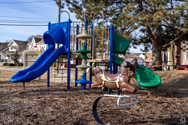 Pack a lunch and extend your time outside when playing at Alber-Bingham Mini Park.
