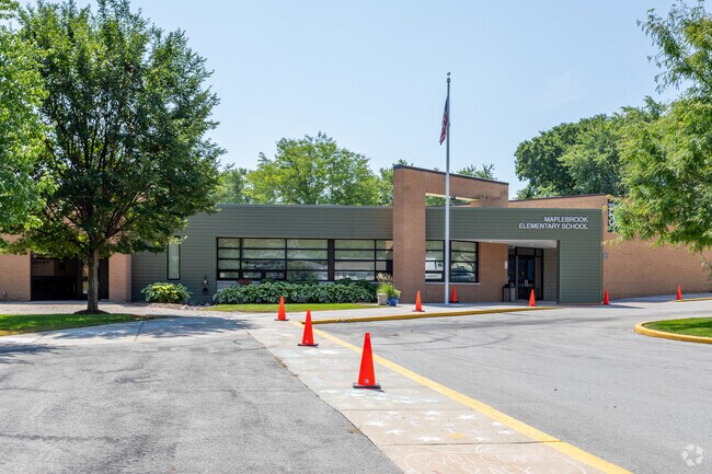 Maplebrook Elementary School is a highly rated public school in Naperville, IL.