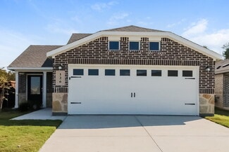 126 Arbor Hls Rd, Balch Springs, TX 75181