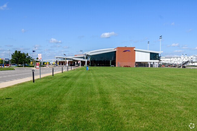 You can find the Kalamazoo Airport about 15 minutes from the Central Business District.