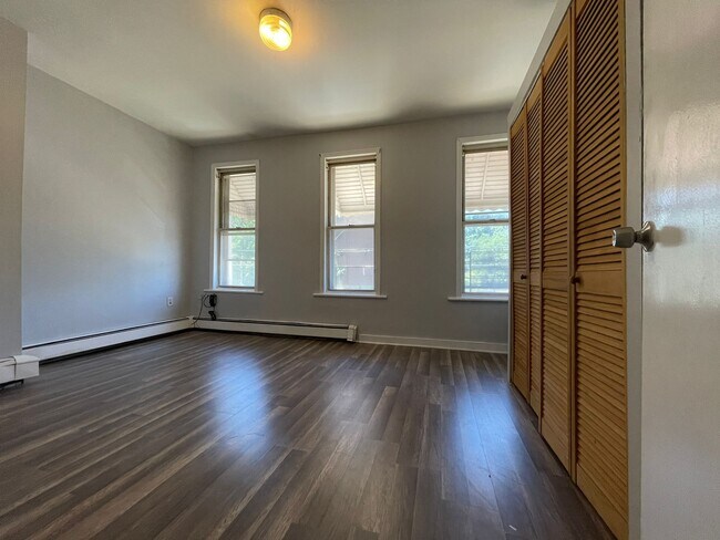 116 Linden Ave unit 2, Jersey City, NJ 07305 - photo 3