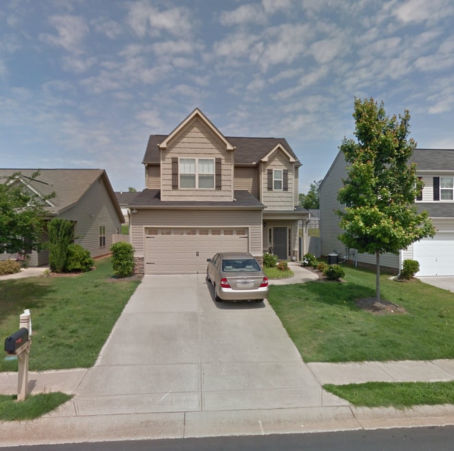 383 Edgemont Ave, Spartanburg, SC 29301 - photo 1