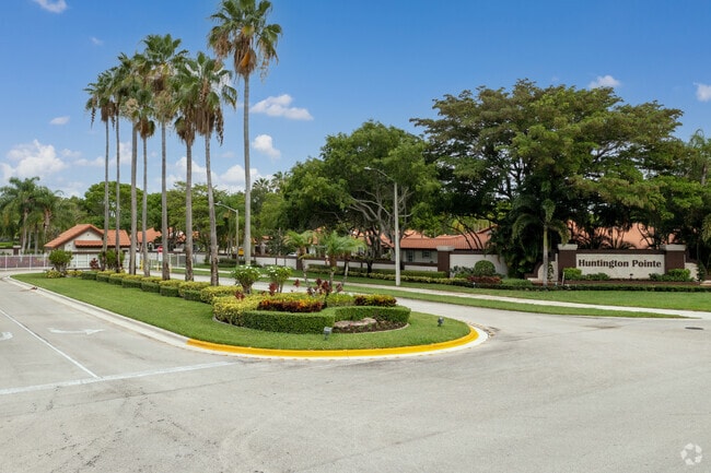 Live in luxury at Huntington Point in the Palm Greens neighborhood of Delray Beach, FL.