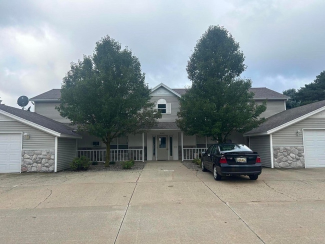 607 Trinity Dr unit 1, Caledonia, MI 49316 - photo 4