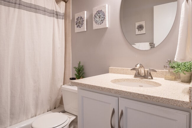 5136 Hiawatha Ave unit 101, Minneapolis, MN 55417 - photo 7