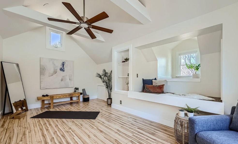 Spacious upstairs loft