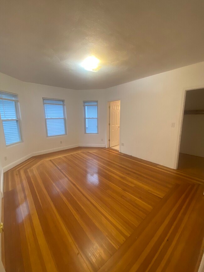 86 Fellsway W unit 3, Somerville, MA 02145 - photo 5