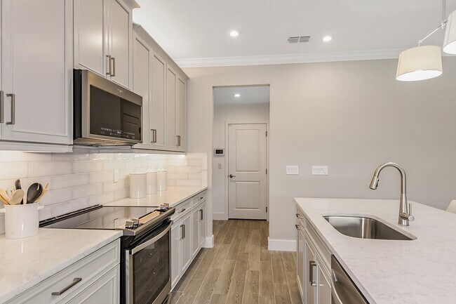 30943 Pendleton Landing Cir unit 36495401, Wesley Chapel, FL 33545 - photo 5