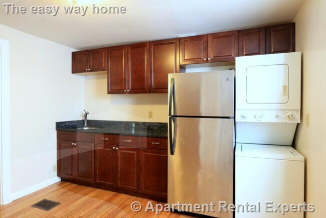 429 Franklin St unit 1-R, Cambridge, MA 02139 - photo 2
