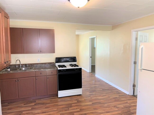 29819 Meadow Dr unit 29819 Meadow Dr, Burlington, WI 53105 - photo 4