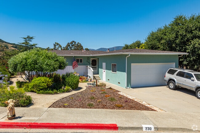 Most of the ranch-style homes in Bishops Knoll were built in the mid-20th century.