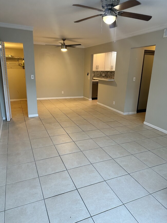160 Cypress Club Dr Unit 605, Pompano Beach, FL 33060