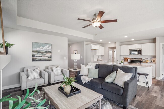 1370 Locust St, Waukee, IA 50263 - photo 6