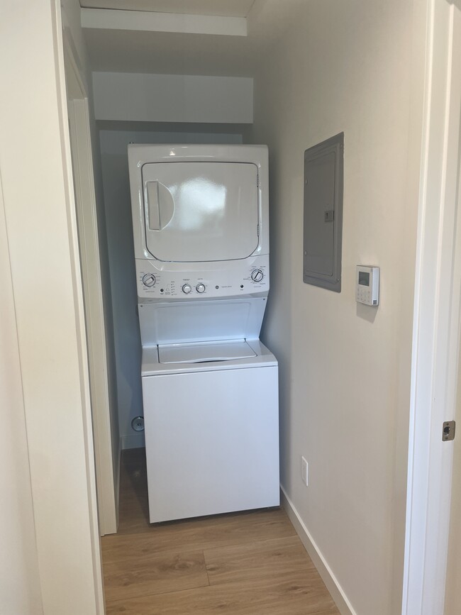 22261 Haynes St, Los Angeles, CA 91303 - photo 5