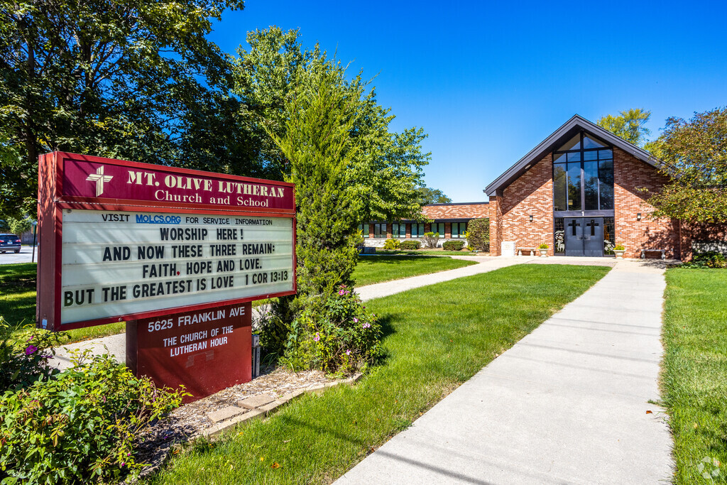 Mt Olive Lutheran School monument sign