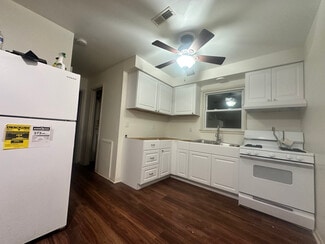 223-223 S Rosemary Ave Unit 221 - VACANT, Lansing, MI 48917
