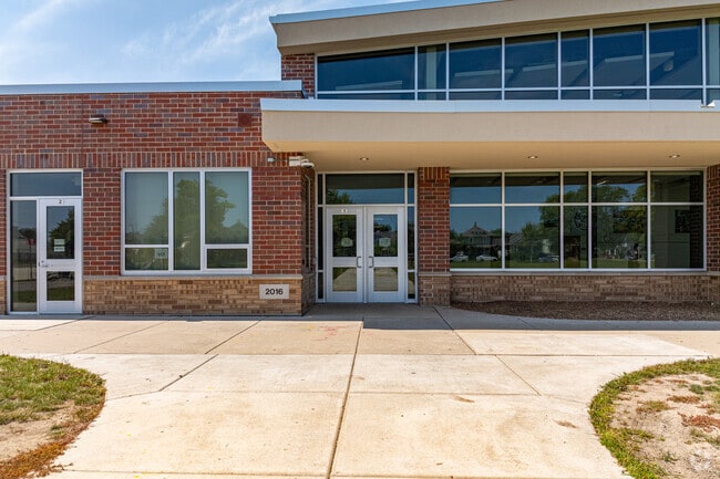 Knapp Elementary School offers a a student-teacher ratio of 12 to 1.