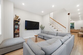 77 North St, Somerville, MA 02144