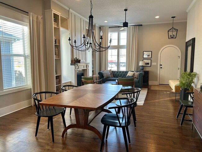 405 E 32nd Ave, Kansas City, MO 64116 - photo 2