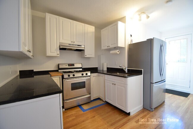 682 Parker St unit 1, Roxbury Crossing, MA 02120 - photo 2