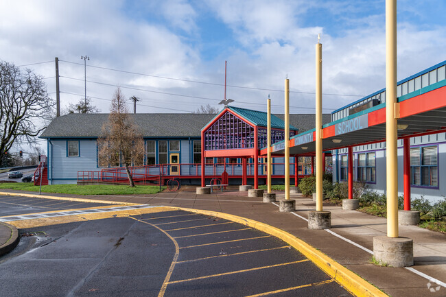 Willagillespie Elementary School is in Eugene, Oregon and serves grades K-5.