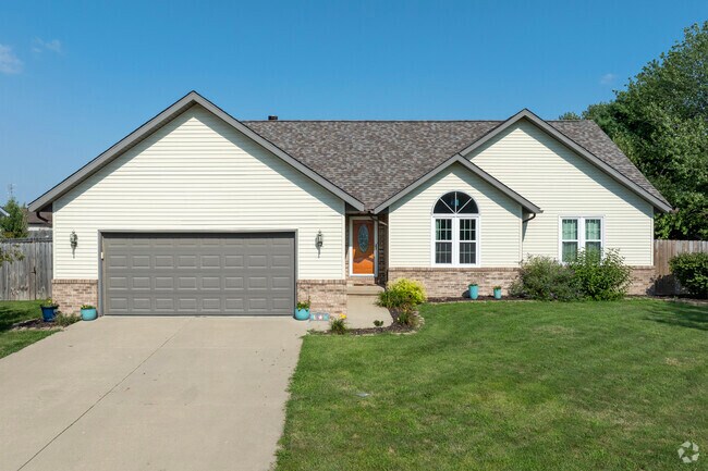 Piper Glen prices trend from the low $200,000s for smaller homes in the neighborhood.