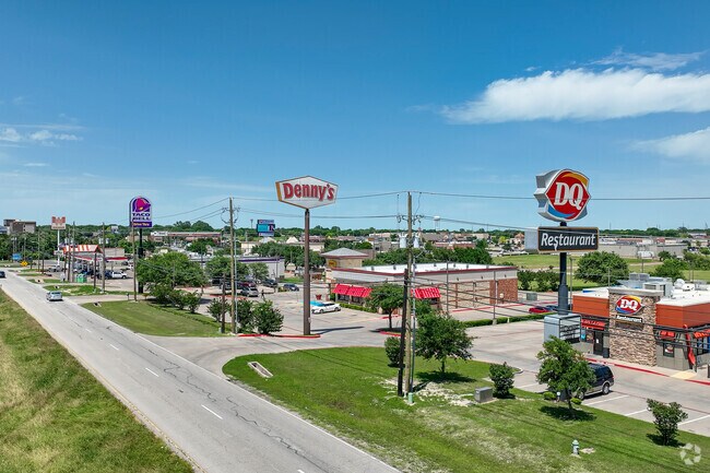 Countless restaurants line the frontage roads of Glenn Heights on Interstate 35.