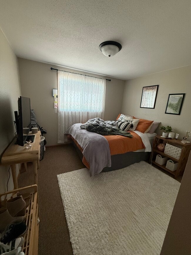 712 7th St SE unit 1, Devils Lake, ND 58301 - photo 3