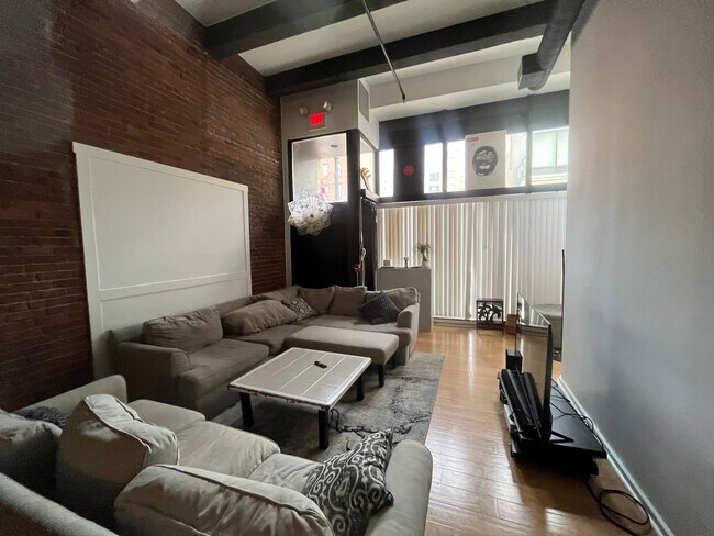 254 Friend St unit 254 Friend St. 1, Boston, MA 02114 - photo 3