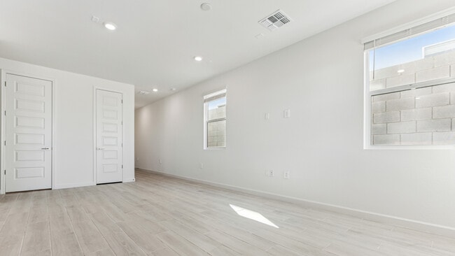 1169 E Kachina Trail, Phoenix, AZ 85042 - photo 5