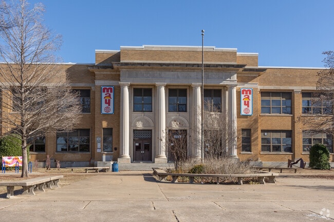 Mayo Demonstration Elementary School serves students in grades Pre-K through 5th Grades.