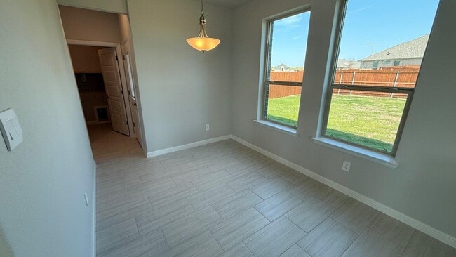 312 Gallant Man Ct, Granbury, TX 76049 - photo 3