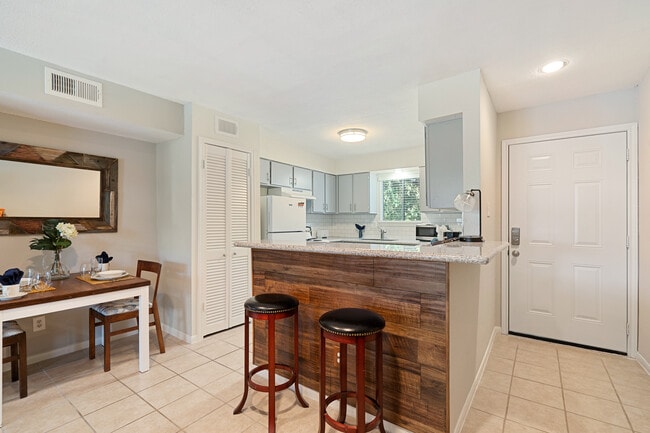 12100 Melville Dr unit 610F, Montgomery, TX 77356 - photo 4