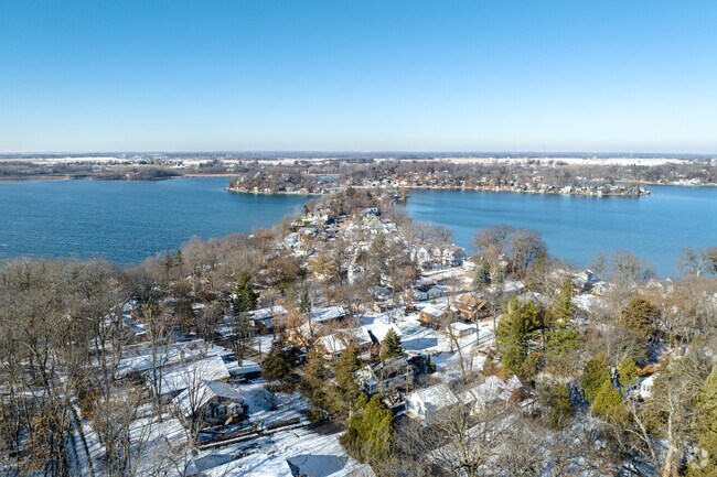 Twin Lakes includes Mary and Elizabeth lakes.