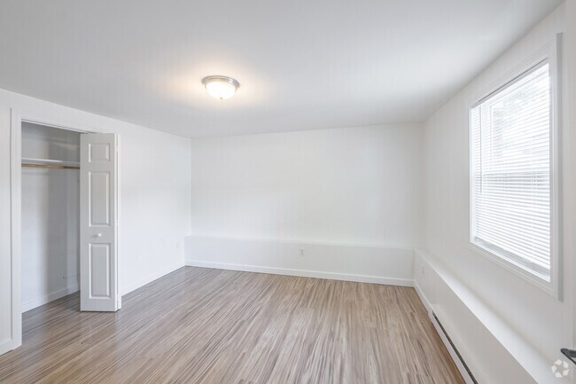 855 Providence St, West Warwick, RI 02893 - photo 4