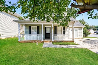 800 Tramore Dr, Stockbridge, GA 30281