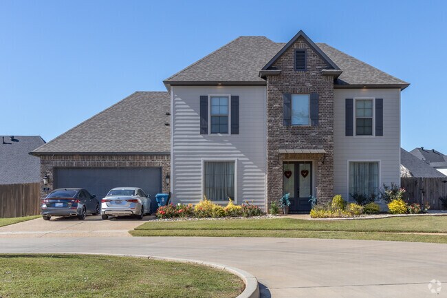 You'll find a mix of single and 2 story homes in Benton.