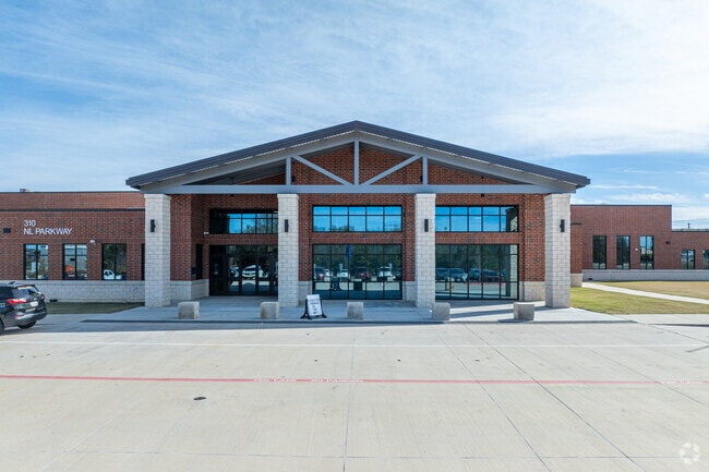 Reno students go to North Lamar Intermediate School for 2nd grade through 5th grade.