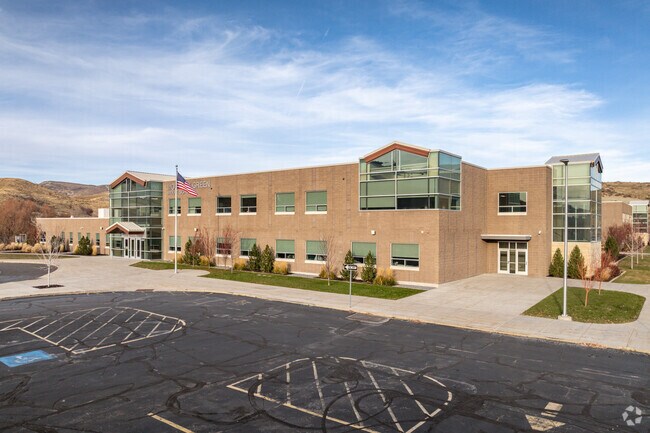 Great educational courses are available at Mountain Green Middle School.