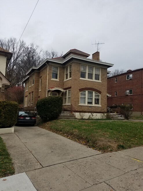 370 Probasco St unit 10, Cincinnati, OH 45220 - photo 1