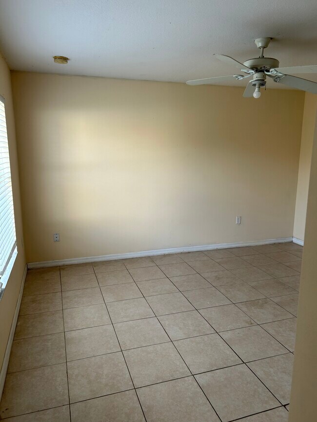 612 Bluebill Ln unit B, Kissimmee, FL 34759 - photo 5