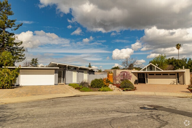 Find your dream home in the Birdland neighborhood.