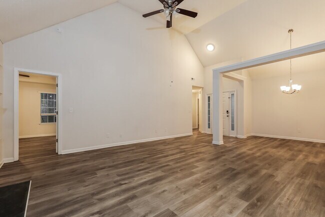 1427 Isleworth Cir, Atlanta, GA 30349 - photo 3